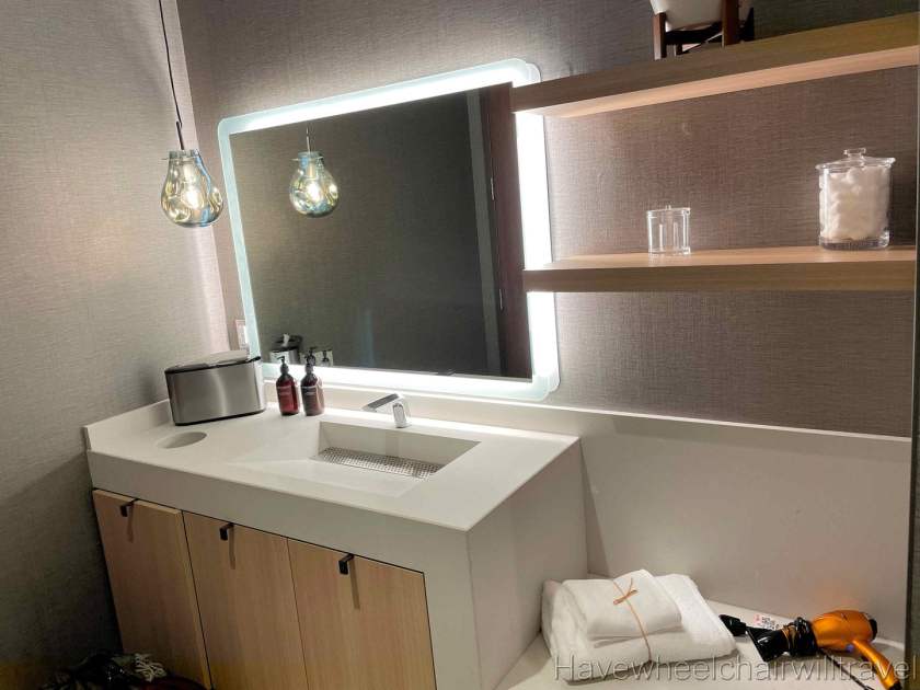 Delta Sky Club Lounge LAX review - Have Wheelchair Will Travel