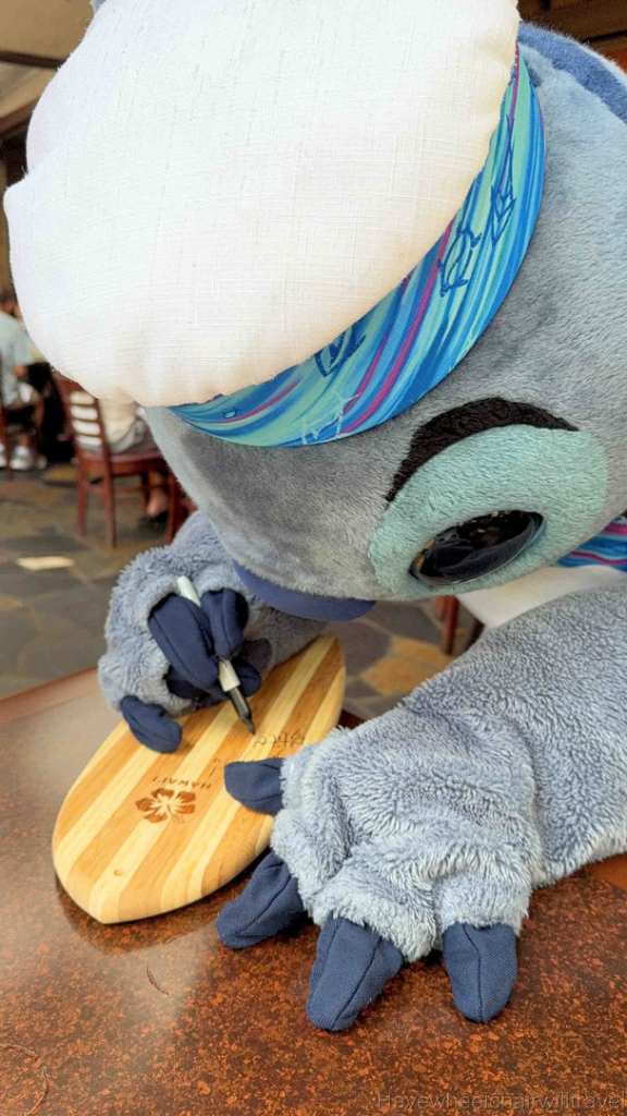 Disney Aulani Resort character breakfast & resort review