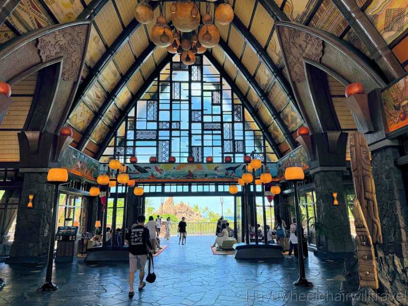 Disney Aulani Resort character breakfast & resort review