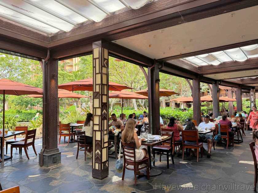 Disney Aulani Resort character breakfast & resort review