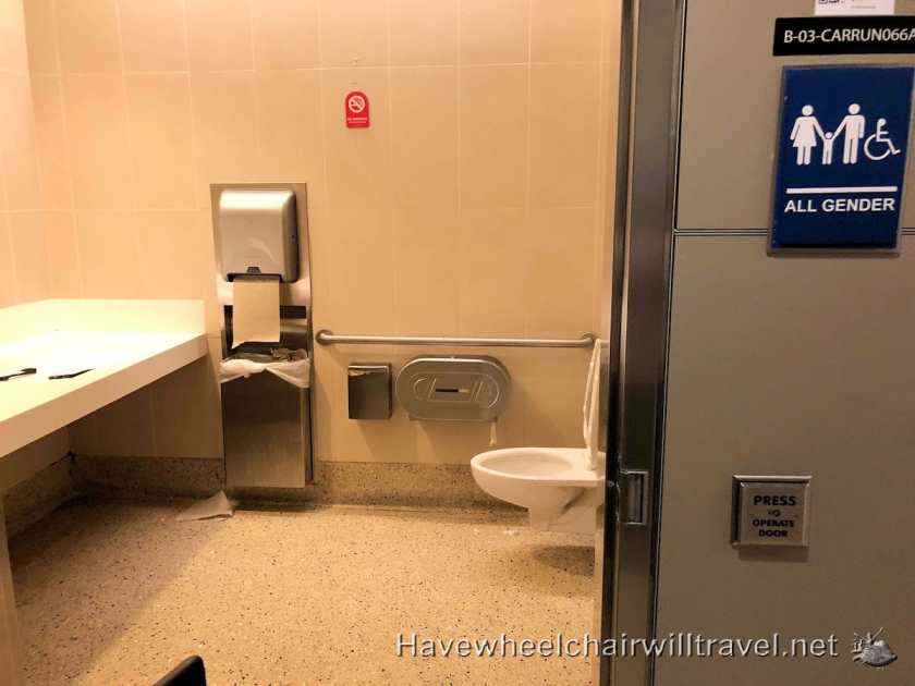 Los Angeles Airport - accessibility Tom Bradley Terminal