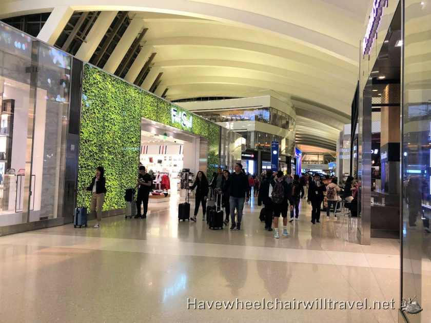 Los Angeles Airport - accessibility Tom Bradley Terminal