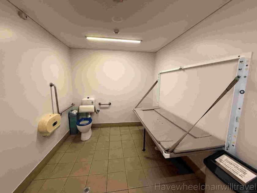 SEA LIFE Sunshine Coast Aquarium review - Have Wheelchair Will Travel 