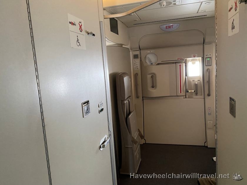 Singapore Airlines economy class review - Have Wheelchair Will Travel