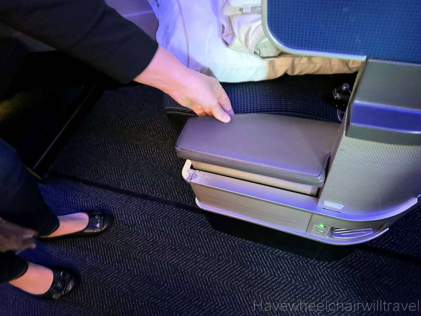 Air travel for wheelchair users explained - United Airlines - Have Wheelchair Will Travel