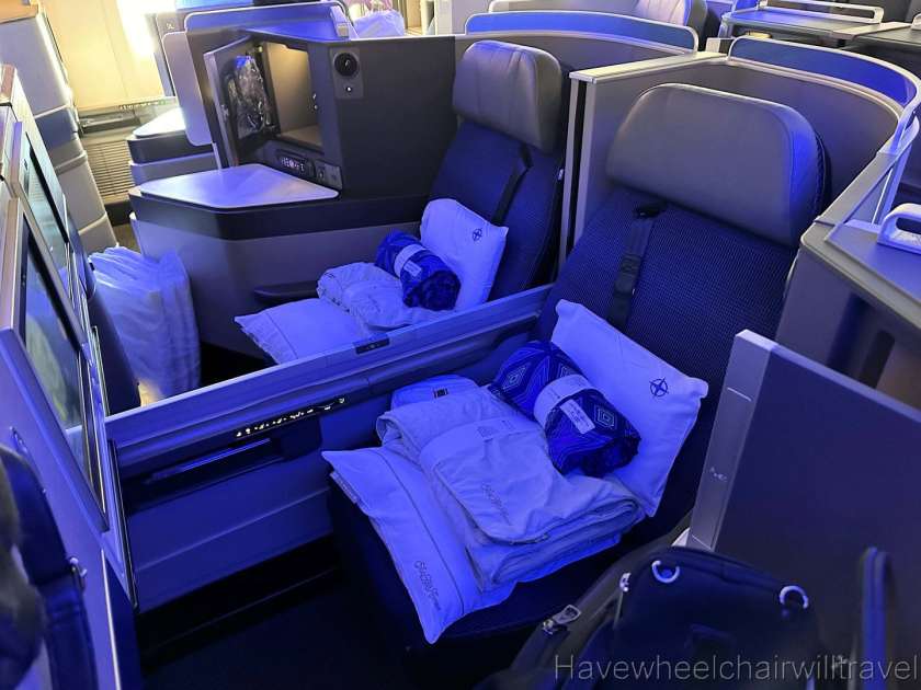 Air travel for wheelchair users explained - United Airlines - Have Wheelchair Will Travel